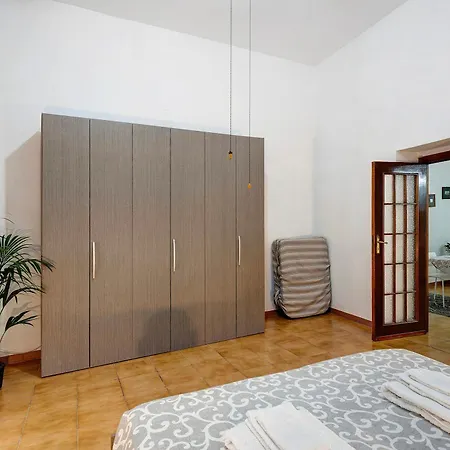 La Casa Di Gennaro - *