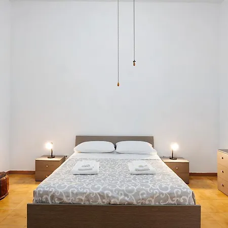 La Casa Di Gennaro - *